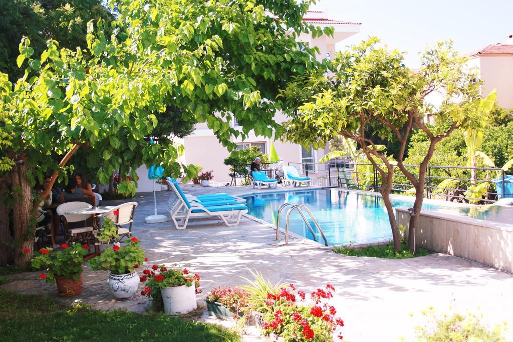 Parla Apart Hotel Çeşme Exterior foto