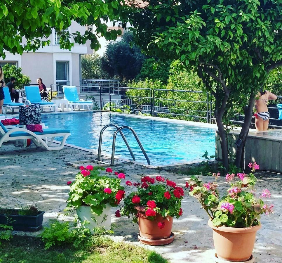 Parla Apart Hotel Çeşme Exterior foto
